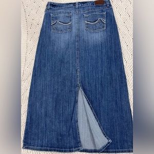 Maurice’s denim skirt size 11/12